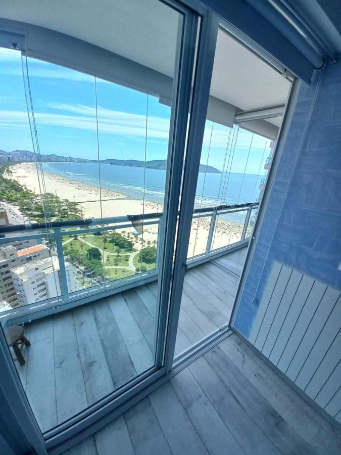 De Luxo Em Frente à Apartamento *